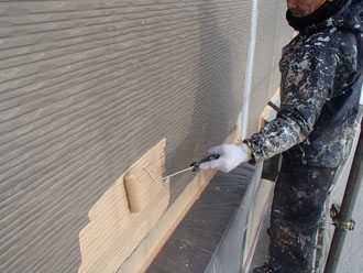 千葉県君津市　外壁塗装　屋根塗装　ベランダ防水　外壁塗装　中塗り