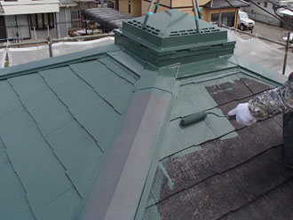 千葉県君津市　外壁塗装　屋根塗装　ベランダ防水　屋根塗装　中塗り