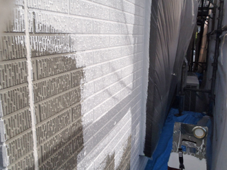 千葉県君津市　外壁塗装　屋根塗装　外壁の下塗り