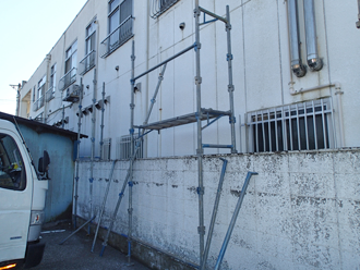 千葉県富津市　外壁塗装　屋根カバー工法　足場架設　架設開始