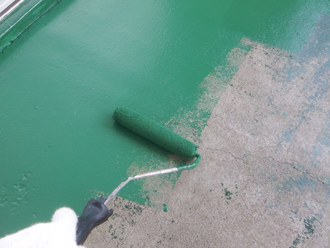 千葉県　富津市　階段室防水工事　防水材の塗布