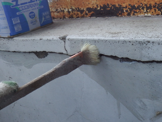 千葉県富津市　外壁塗装　屋根カバー工法　下地の処理　外壁のクラック補修　補修材塗布