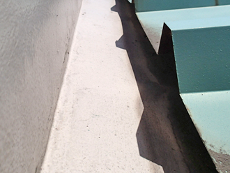 千葉県富津市　外壁塗装　屋根カバー工法　雨漏りの原因は雨樋からの雨水のオーバーフロー