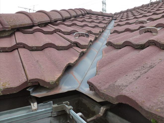 千葉県市原市　屋根塗装　外壁塗装　軒先補修　点検　谷板金のさび