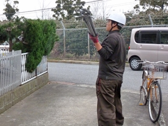 千葉県木更津市　外壁塗装　屋根カバー工法　足場架設　資材搬入