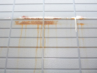 千葉県　松戸市　屋根塗装　外壁塗装　棟板金の交換　点検　外壁のサビのこびりつき