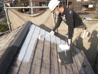 千葉県浦安市　外壁塗装　屋根塗装　ベランダ防水工事　屋根の塗装　シーラー下塗り