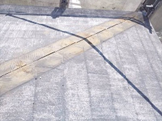 千葉県　船橋市　屋根　棟板金交換　棟板金　棟板金と貫板の撤去後の清掃
