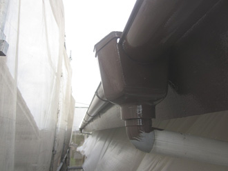 千葉県　船橋市　破風板と雨樋の塗装