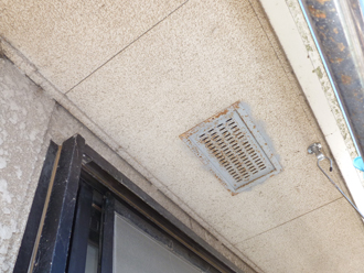 千葉県香取市　外壁塗装　陸屋根　防水工事　点検　薄汚れた軒天