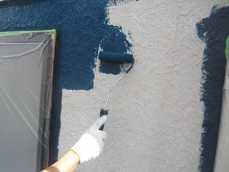 東京都立川市　外壁塗装　ナノコンポジットW　中塗り　濃い青部分