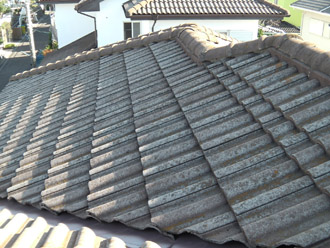 神奈川県三浦市　外壁塗装　屋根塗装　点検　屋根の点検の様子