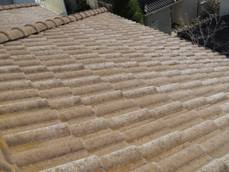 神奈川県三浦市　外壁塗装　屋根塗装　点検　苔で色が変わってしまった屋根
