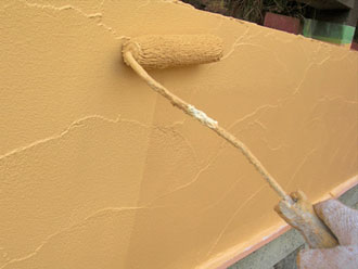 神奈川県厚木市　擁壁塗装　上塗り