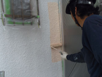 神奈川県横浜市神奈川区　外壁塗装　中塗り　ファインコートSi