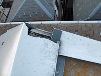 横浜市緑区　屋根塗装　外壁塗装　カバー工法　屋根点検　棟板金が壊れている