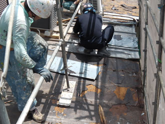 神奈川県横浜市都筑区　屋根葺き替え　既存屋根解体