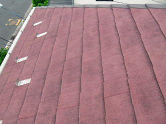 横浜市都筑区　色褪せと汚れが全体に及んでしまった屋根