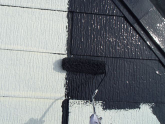 神奈川県横浜市青葉区　屋根塗装　中塗り　遮熱塗料　アレスクールSi